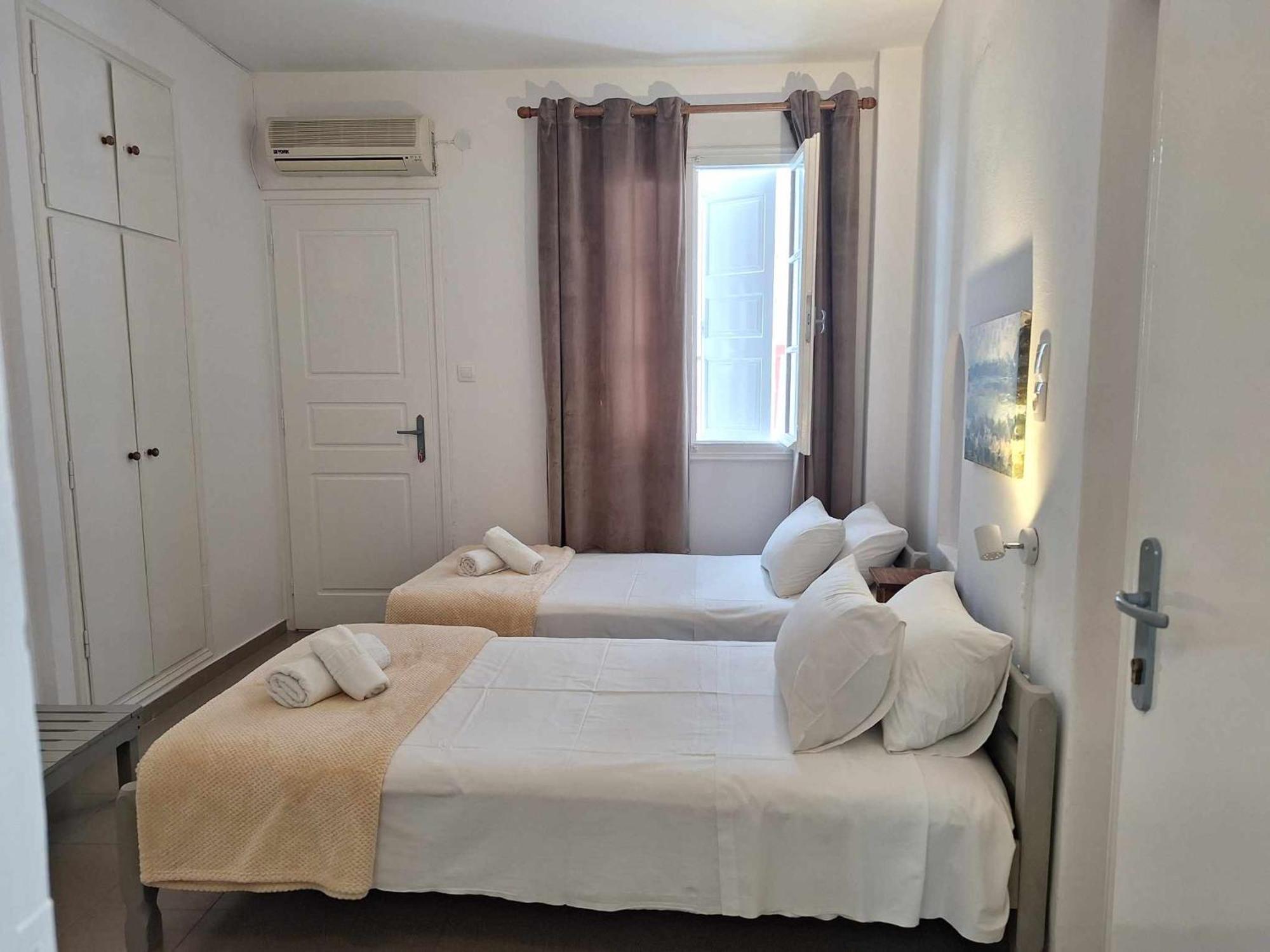 Guest house Anchor Yalos - Twin Bed 2 *